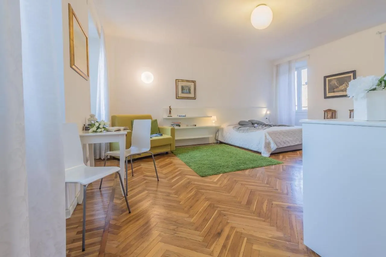 La Casa Di Rosa Apartment Varenna